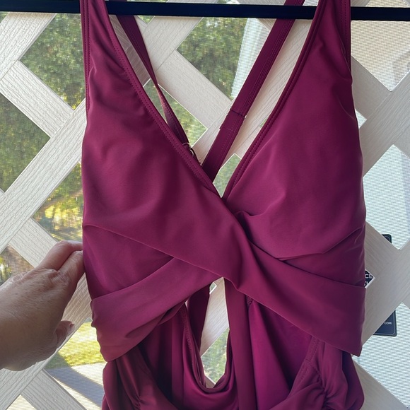 Blooming Jelly One Piece V-Neck Cut-Out Tummy Control Swimsuit - Picture 3 of 12